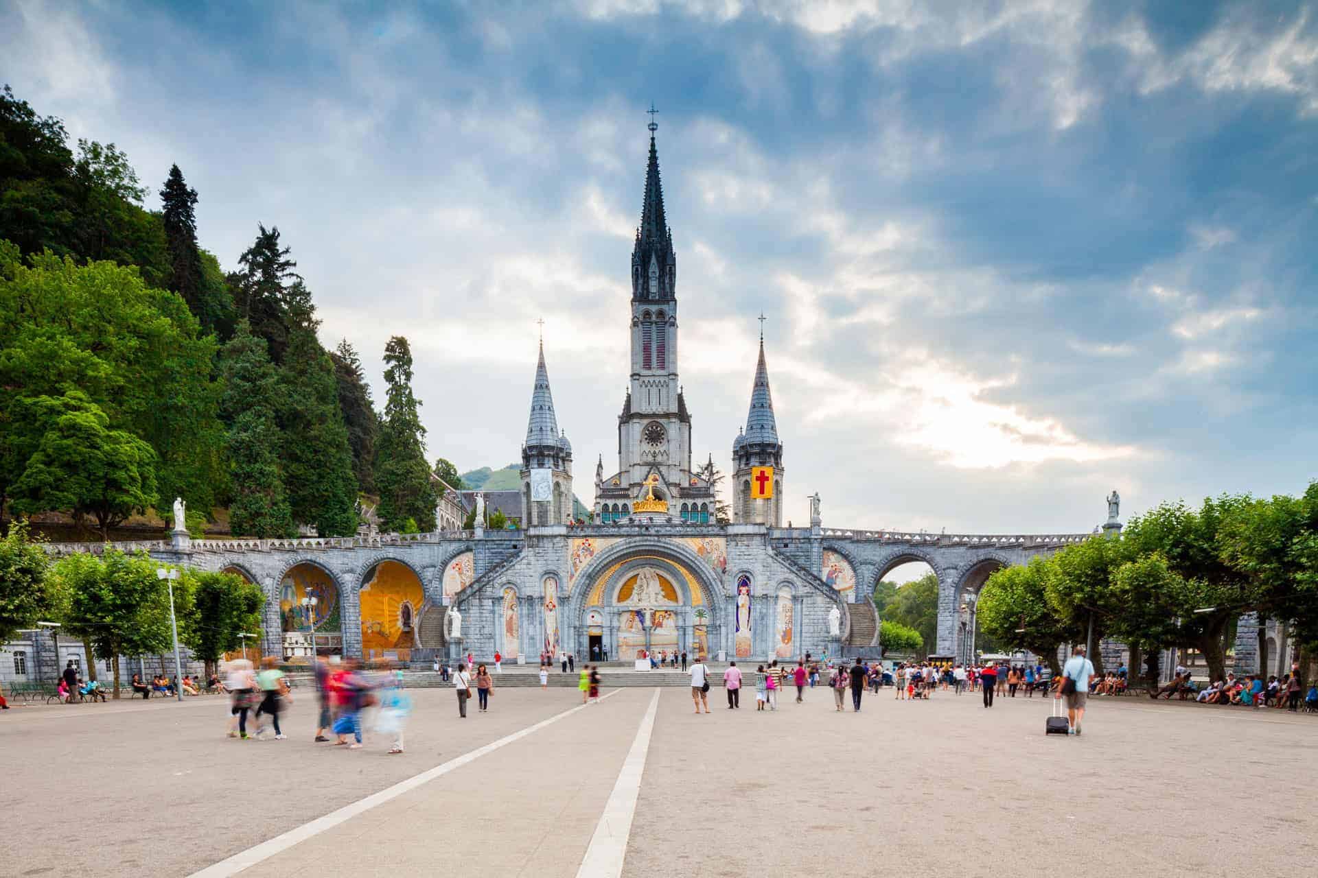 Esplanade du Sanctuaire de Lourdes