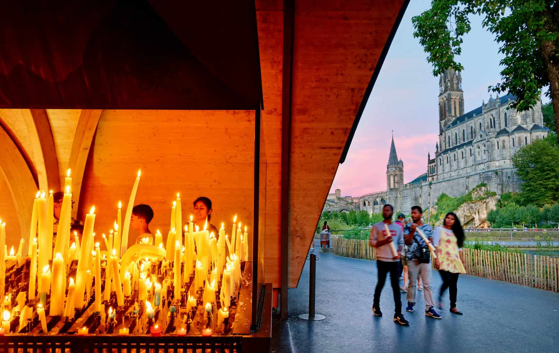 Le Sanctuaire de Lourdes - Chapelles de lumières